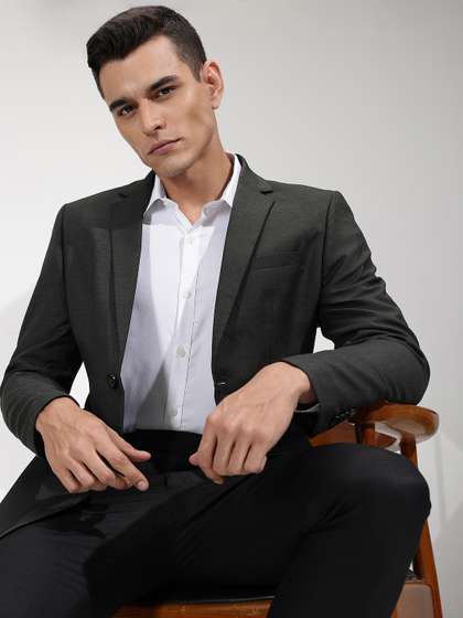 INVICTUS Slim Fit
                        Striped Single-Breasted Semiformal Blazer
