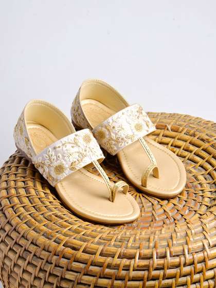 Stylestry Women
                        Embellished Ethnic One Toe Flats