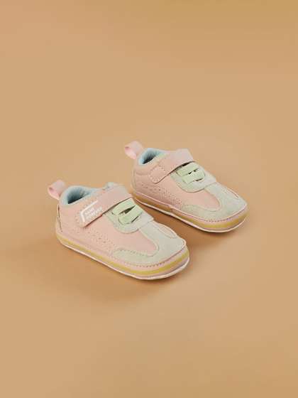 Fame Forever by
                        Lifestyle Girls Round Toe Sneakers