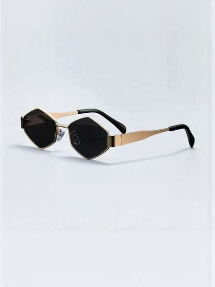 Roadster Unisex
                          Sunglasses with UV Protected Lens