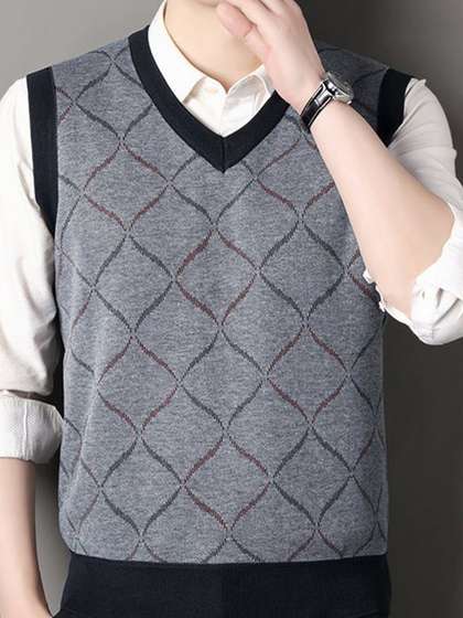 StyleCast x Revolte
                        Men Printed V-Neck Sweater Vest