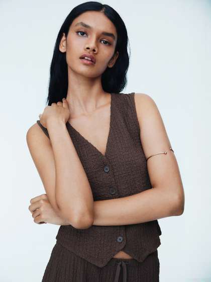 H&M Textured
                        Jersey Waistcoat