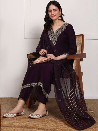 Moda Rapido Floral
                        Embroidered Thread Work Kurta With Trouser And
                        With Dupatta