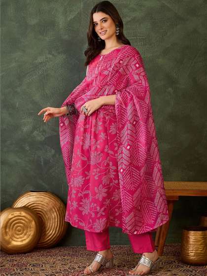 KALINI Women Floral
                        Printed Regular Gotta Patti Kurta with Trousers
                        & With Dupatta