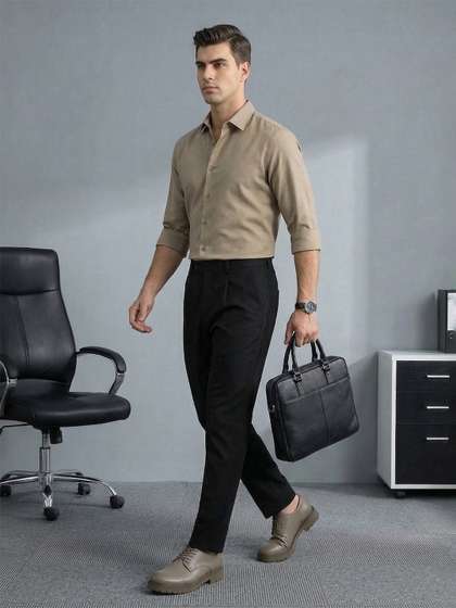 INVICTUS Men Slim
                        Fit Pleated Formal Trousers