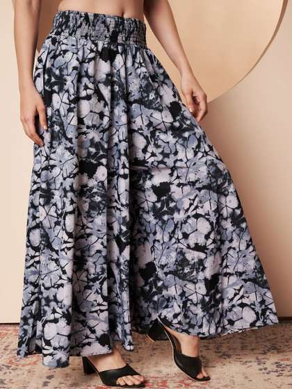 LookShine Women
                        Printed Flared Palazzos