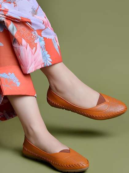 DUOSOFT Women Mules
                        Flats