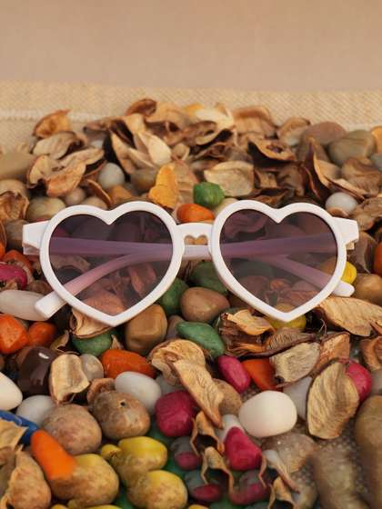 DukieKooky Girls Black
                      Lens & White Oval Sunglasses with