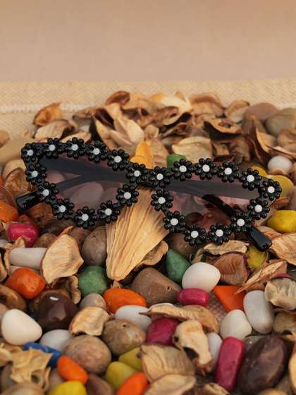 DukieKooky Girls Black
                    Lens & Black Cateye Sunglasses with