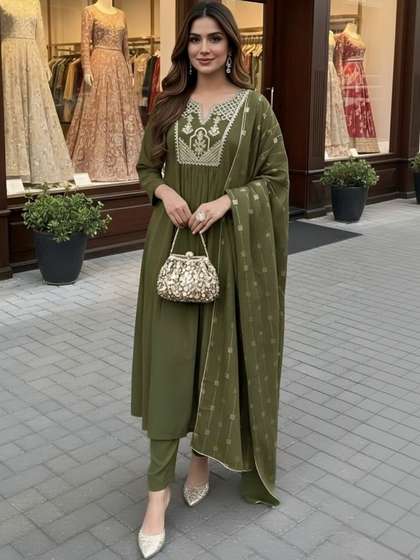 EVANORA Women Ethnic
                        Motifs Embroidered Regular Thread Work Kurta
                        with Trousers & With Dupatta