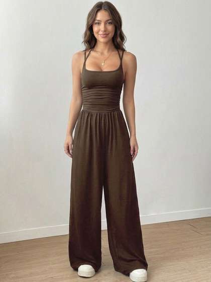 Suo Scoop Neck
                          Capri Jumpsuit