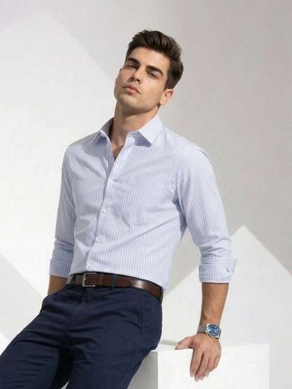 INVICTUS Striped
                        Slim Fit Formal Shirt
