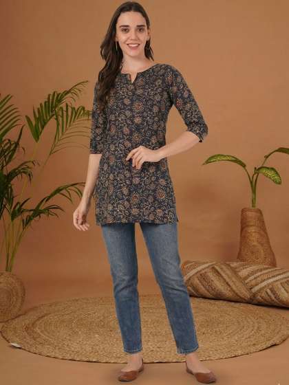 KALINI Floral
                        Printed Pure Cotton Kurti