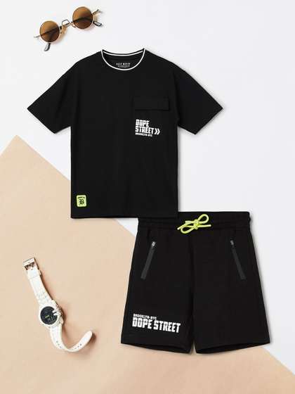 max Boys Printed T-shirt
                    with Shorts