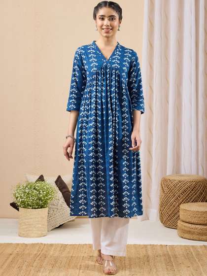 Janasya Women
                          Ethnic Motifs Printed Indigo Kurta