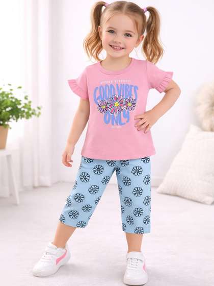 KIDSCUTE Unisex
                          Kids Printed T-shirt with Capris