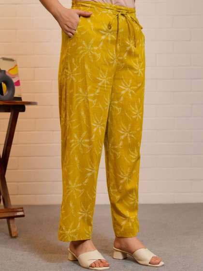 Aramya Women Floral
                        Printed Ethnic Palazzos