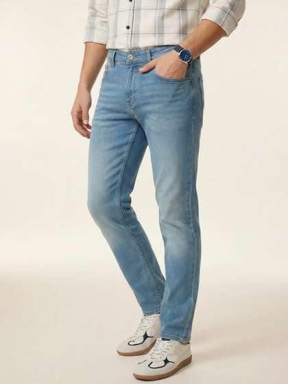 Nautica Men Straight
                        Fit Mid-Rise Heavy Fade Stretchable Jeans
