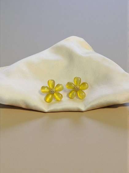 RAPPERSSHOP Floral
                          Studs Earrings