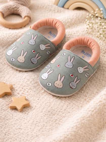 The Little Lookers
                    Unisex Kids Cotton Booties