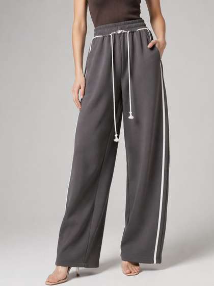 Suo Women Loose Fit
                        Trousers