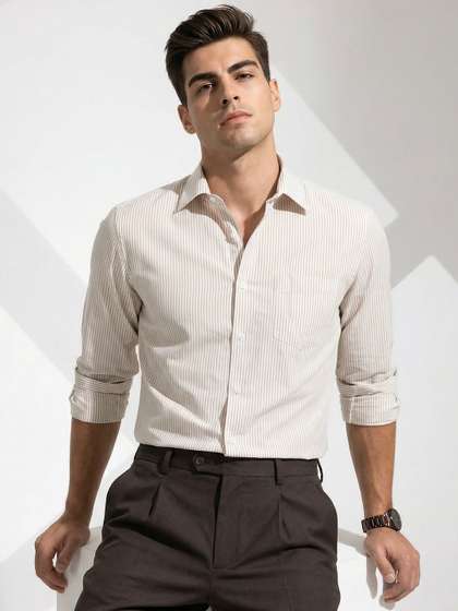 INVICTUS Slim Fit
                      Striped Formal Shirt