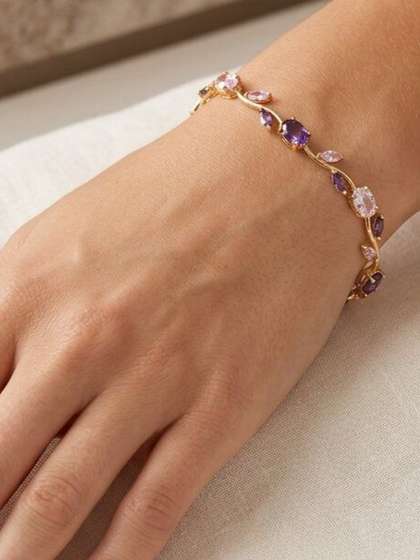 Jewar Mandi Women
                        Crystals Gold-Plated Link Bracelet