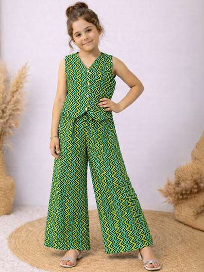 FASHION DREAM Girls
                    Printed Top with Palazzos