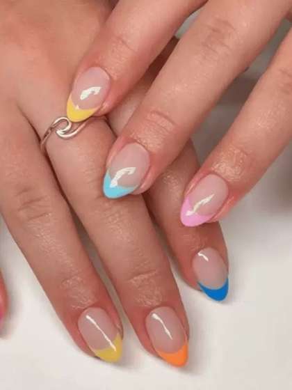 TheVineGirl Set Of
                        30 Artificial Reusable Press On Nails -
                        Multicolor Design