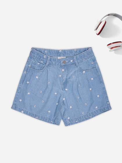 Pantaloons Junior Girls
                    Shorts