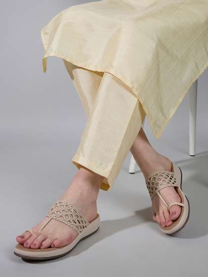 Inc 5 Women One Toe
                        Flats