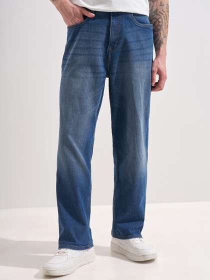 HIGHLANDER Men Loose
                        Fit High Rise Mid Wash Jeans