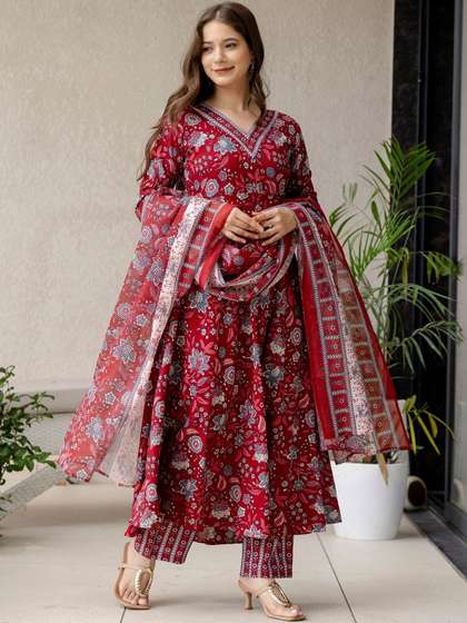 NAVYAAZRI Women
                        Floral Printed Regular Kurta with Trousers &
                        With Dupatta