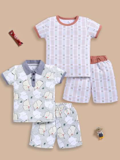 BABY GO Boys Printed
                    T-shirt with Shorts