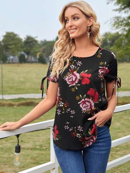 Stylecast X Kotty
                          Black Floral Round Neck Short Sleeves Top