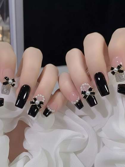 Vembley Set Of 24
                        Stick On Artificial Nails - Black