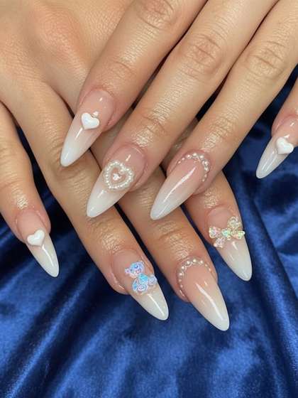 TheVineGirl Set of
                          24 Artificial Reusable Press On Nails - Milky
                          Pearls Ombre