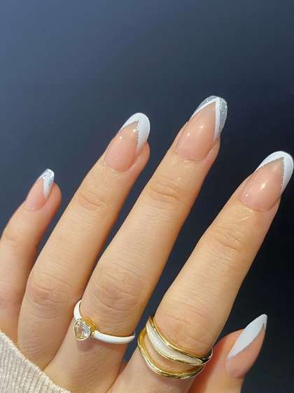TheVineGirl Set of
                        24 Artificial Reusable Press On Nails - Silver
                        Glitter
