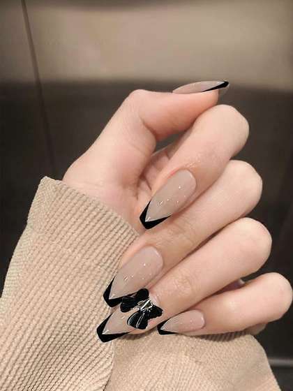 TheVineGirl Set Of
                        24 Artificial Reusable Press On Nails - Black
                        Tips With Bow