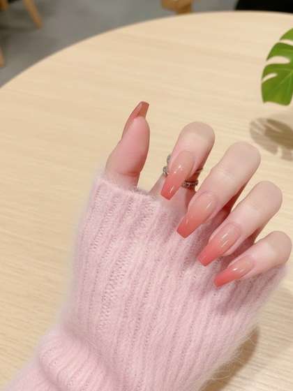 Vembley Set Of 24
                        Stick On Artificial Nails - Pink Ombre Design