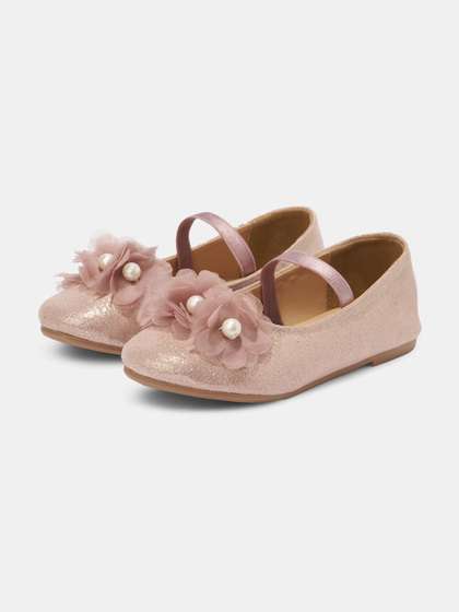 Pantaloons Junior
                        Girls Textured Party Fashion Flats