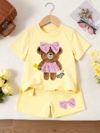 ELPIXIE FASHION Girls
                    Printed T-shirt with Shorts