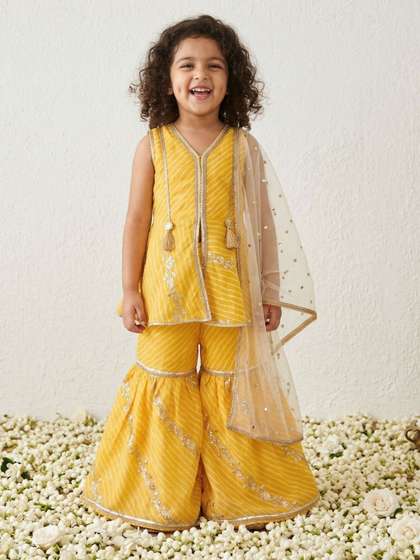 Aj DEZInES Girls
                    Leheriya Printed Regular Gotta Patti Kurta with
                    Sharara & With Dupatta