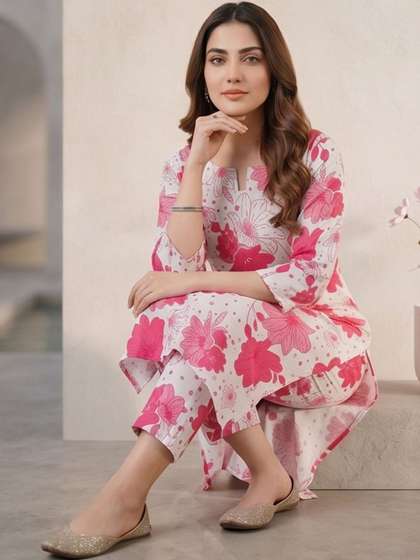 Varanga Women Floral
                        Printed Regular Kurta with Trousers