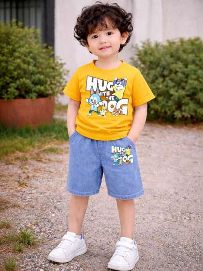 Finders Unisex Kids
                    Printed Round Neck T-shirt with Shorts