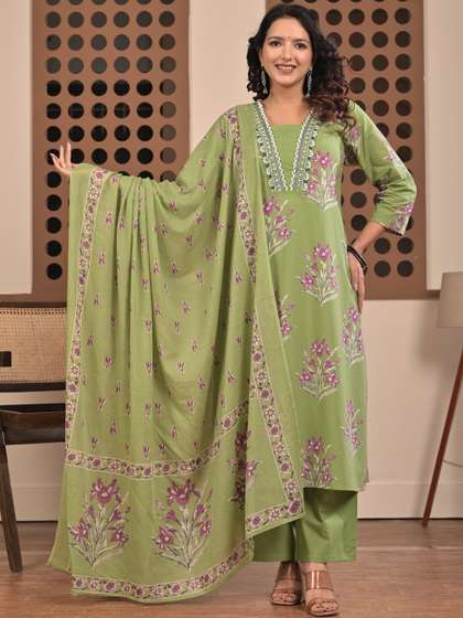 ZARIZAARA Women
                        Floral Printed Regular Thread Work Pure Cotton
                        Kurta with Trousers & With Dupatta
