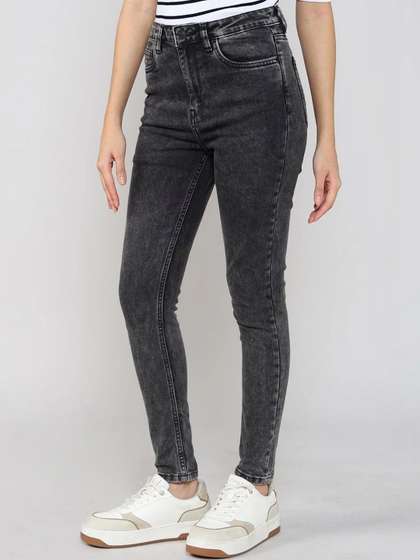 Lee Cooper Women
                        Lean Skinny Fit Mid-Rise Light Fade Jeans