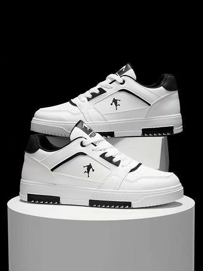 Pocy shoes Men
                          Colourblocked Sneakers