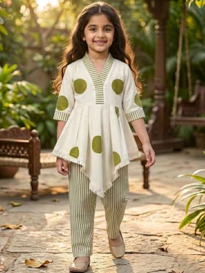Sangria Girls Printed
                    Cotton Blend V-Neck Clothing Set