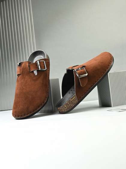 Mast & Harbour Men
                    Clogs Sandals